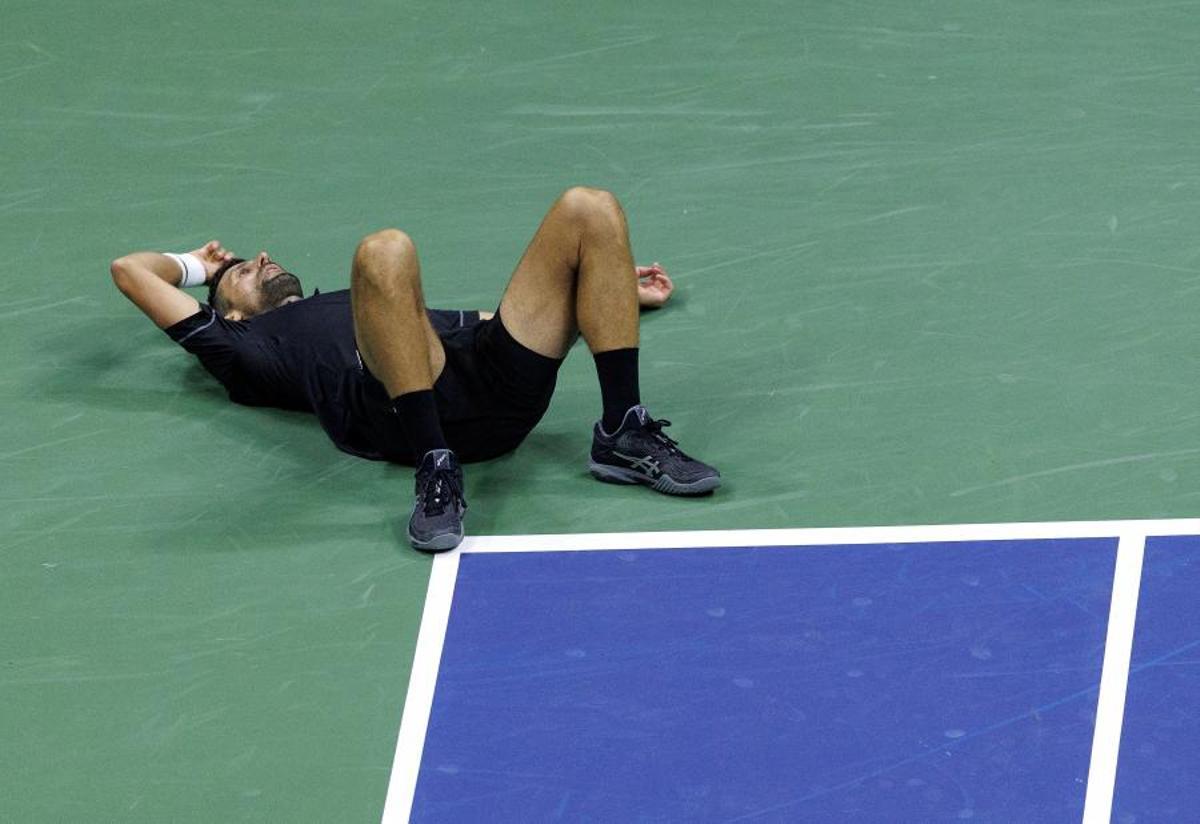 El tenis sigue ahí, pero el cuerpo comienza a desobedecer.