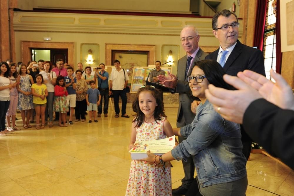 El alcalde de Murcia entrega a los niños y niñas los premios municipales del Día del Medio Ambiente