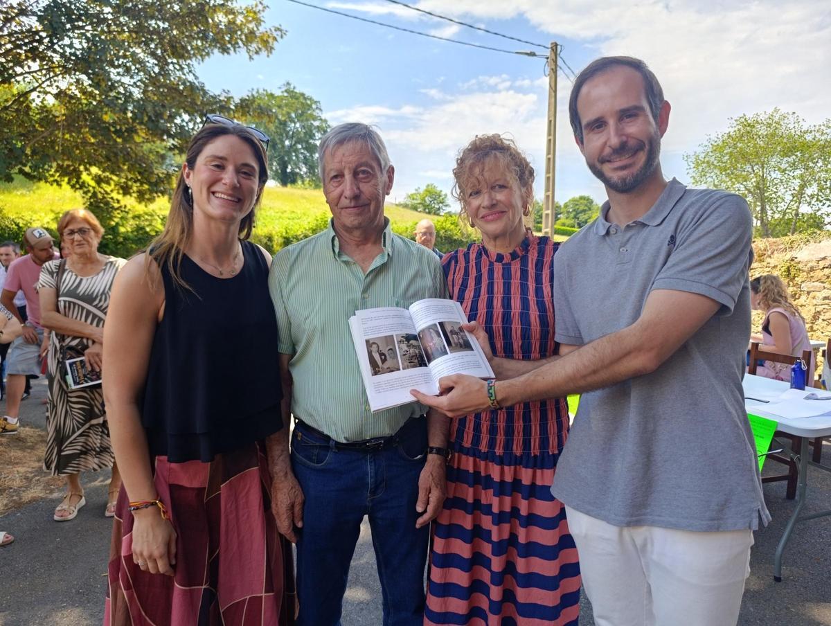 Por la izquierda, Victoria Maújo, Eduardo Fanjul, Helena Palacio y Benigno Maújo.