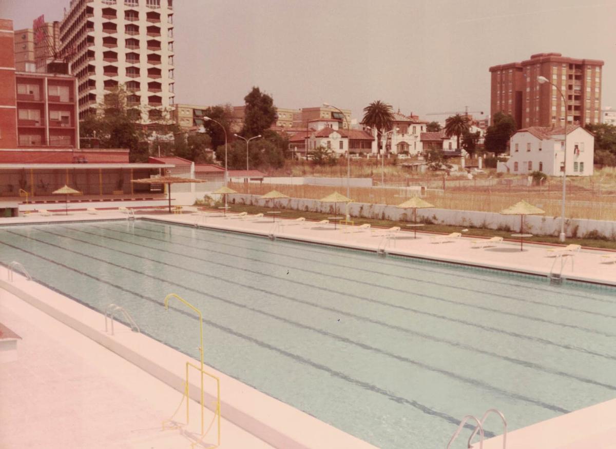 La antigua piscina del Hotel Río de Badajoz.