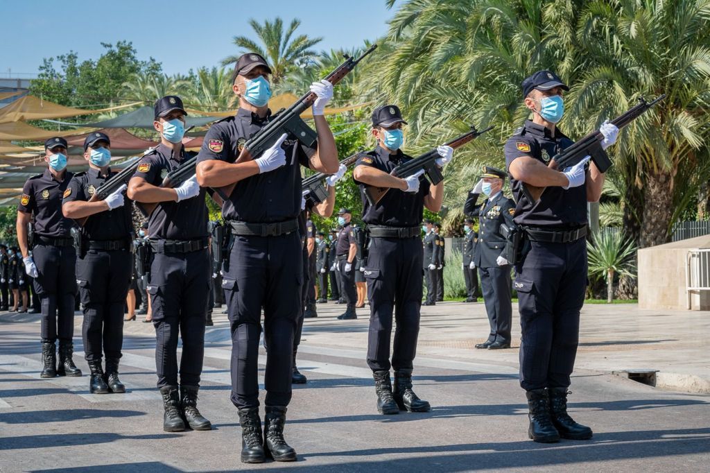 Así fue el acto de jura de 205 nuevos agentes de la Policía Nacional en Elche