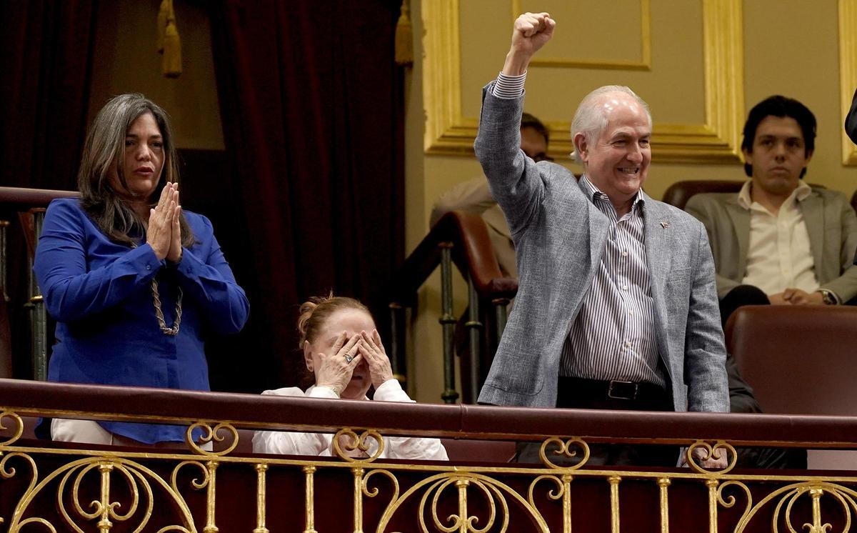 Antonio Ledezma, ex alcalde de Caracas exiliado en Madrid celebra el resultado de la votación en el Congreso de los Diputados para que el Gobierno reconozca a Edmundo González como presidente electo de Venezuela