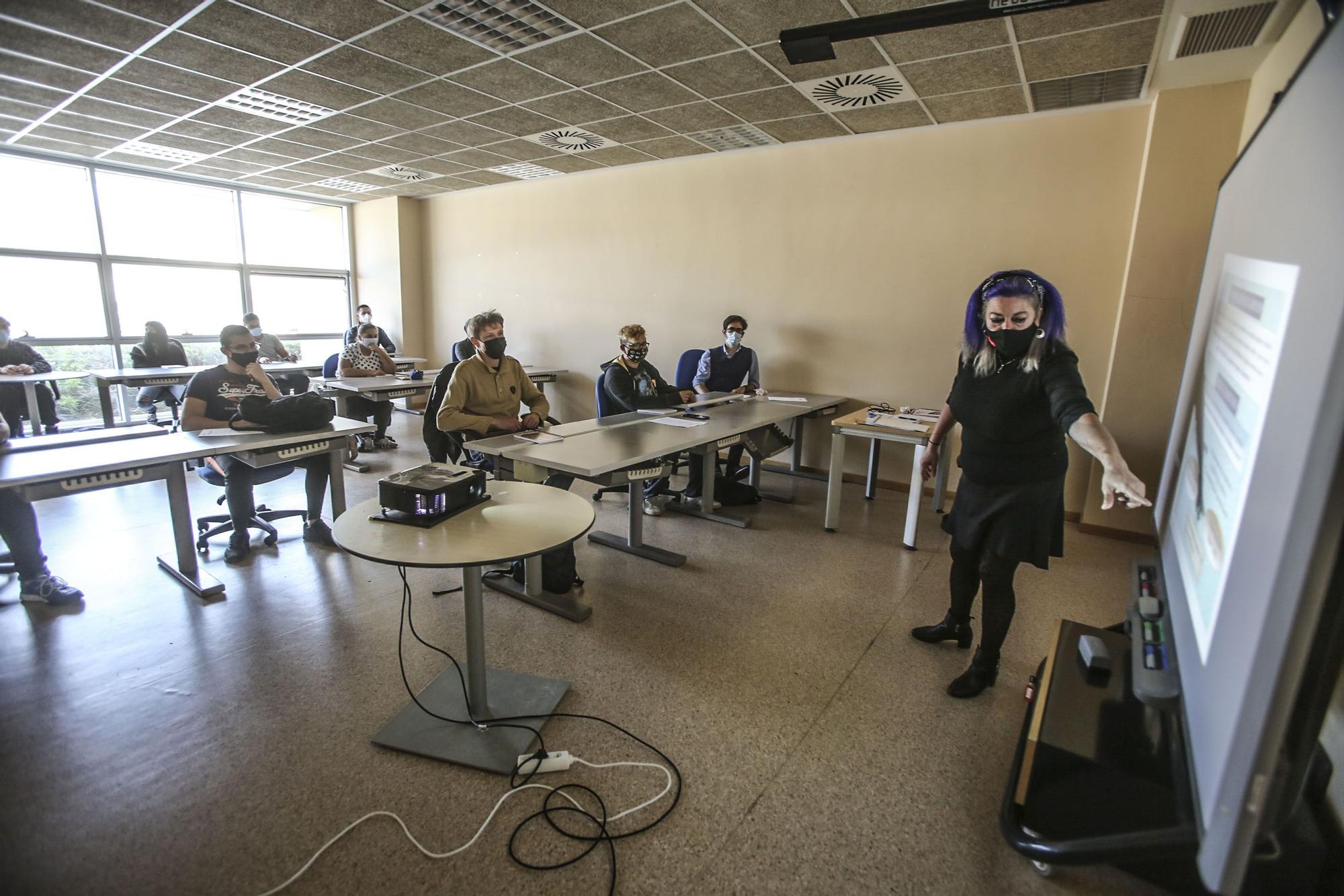 Alicante Gastronómica y la Cámara de Comercio se alían para insertar en el mercado laboral a 30 desempleados y dar de comer a familias sin recursos