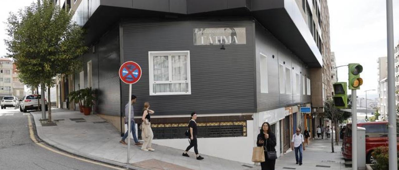Aspecto del antiguo restaurante Atlántico en Fátima, en Vigo, reconvertido en viviendas.