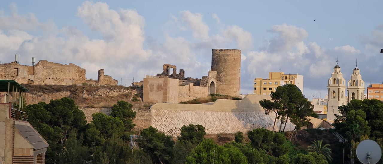 Estado actual del castillo de Elda.