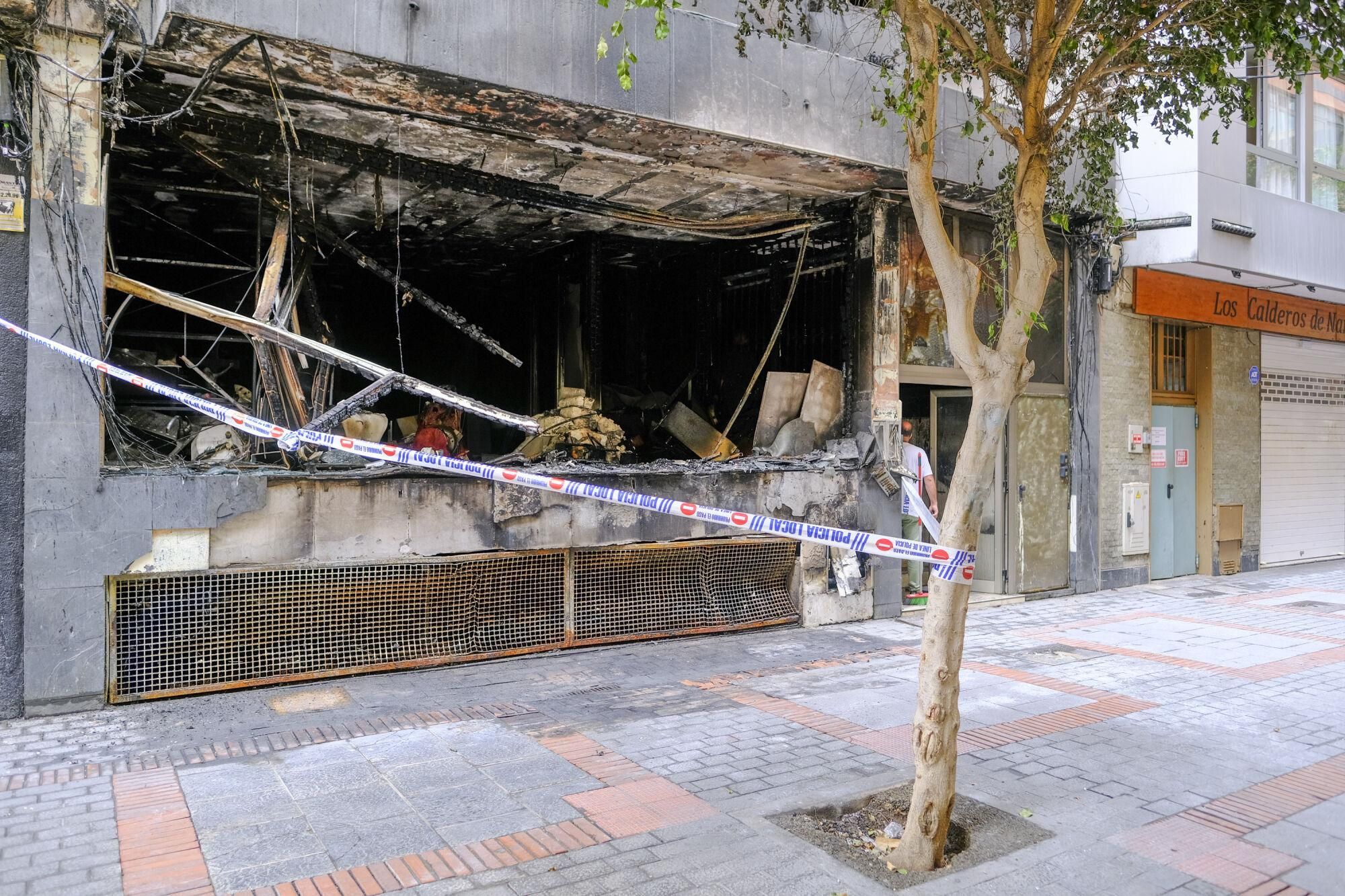 Día después del incendio en la calle   calle Alfredo L. Jones (Las Palmas de Gran Canaria)