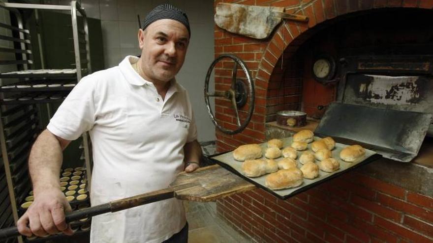 Antonio Carbonell: &quot;Tiramos la casa por la ventana con 1.200 bocatas &#039;larderos&quot;