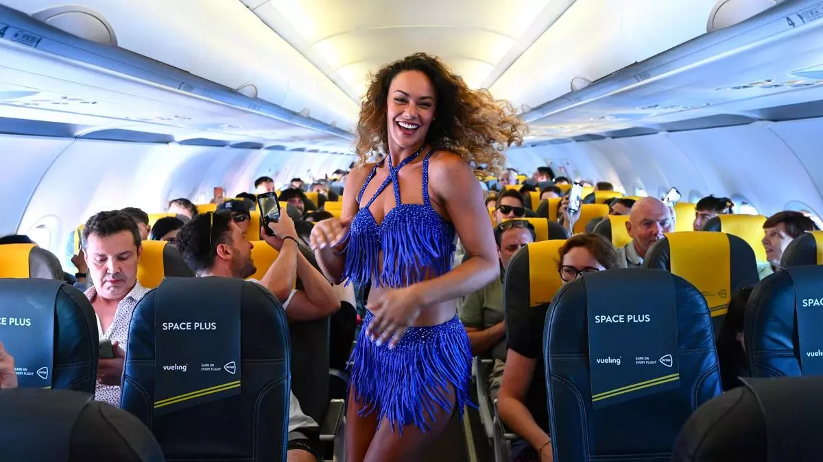 Vuelo destino a Ibiza: viaje al 2004 a ritmo de música pop