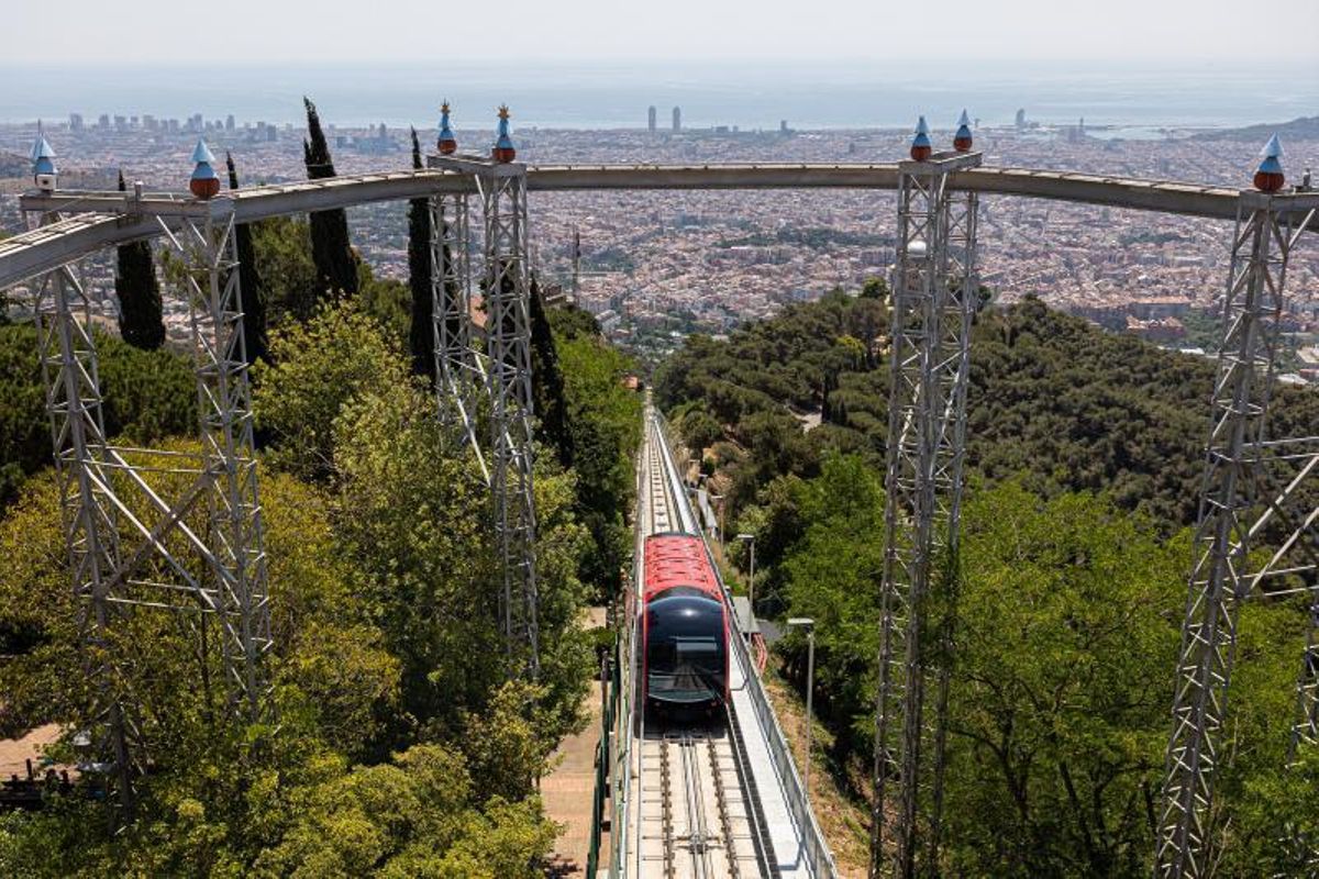 La Cuca de Llum, que sube al Tibidabo.