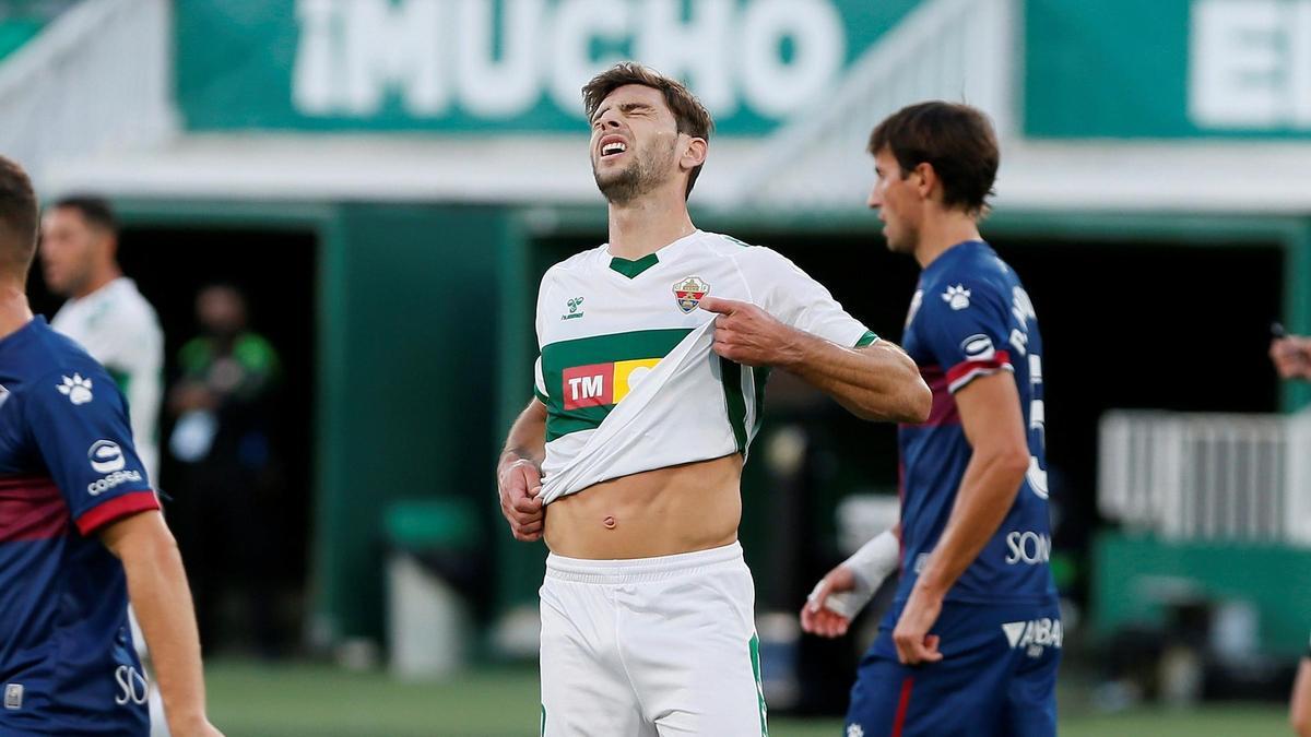 El delantero del Elche Lucas Boyé se lamenta durante el último partido en casa ante el Eibar (0-0)