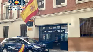 Viajan de Madrid a Alicante para robar 29 paquetes en una furgoneta vestidos como repartidores