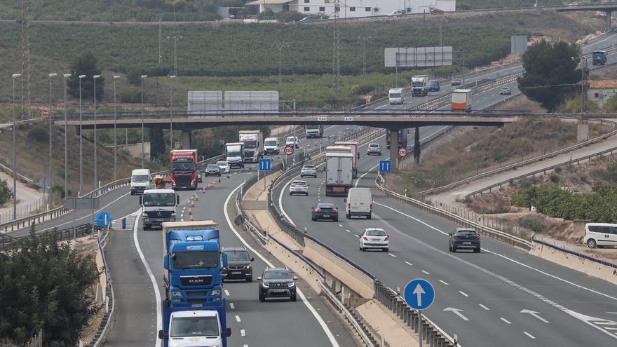 El Gobierno adjudica por 89,6 millones de euros el tercer carril de la A-7 entre Crevillent y Orihuela