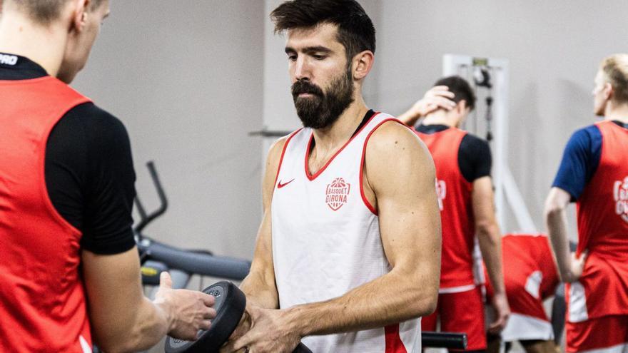 Entrenament El primer equip ja sua amb Sargatal i treballa al gimnàs