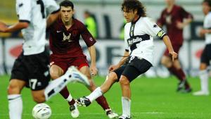 PARMA, ITALY - SEPTEMBER 28: Jorge Bolano of Parma in action during the UEFA Cup first round second leg match between Parma and Rubin Kazan at the Stadio Ennio Tardini on September 28, 2006 in Parma, Italy. (Photo by Etsuo Hara/Getty Images)