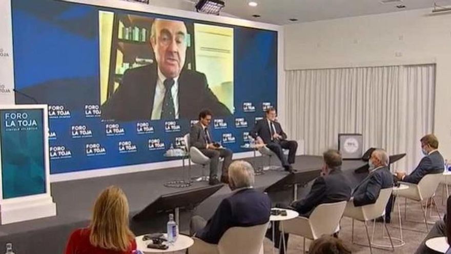 De Guindos y Rajoy, en el Foro de La Toja.