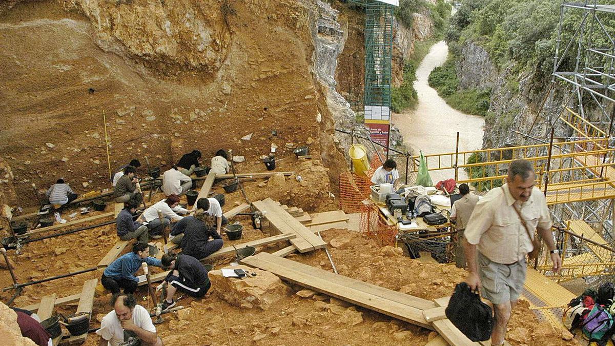 Vista general de excavaciones en los yacimientos de Atapuerca