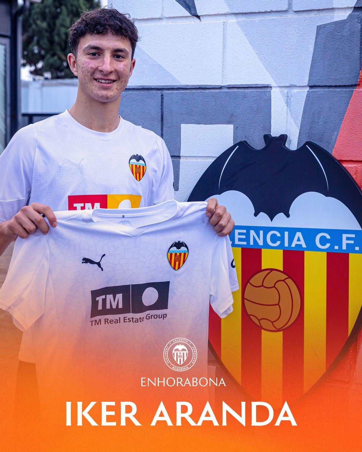 Íker Aranda renueva con el Valencia CF
