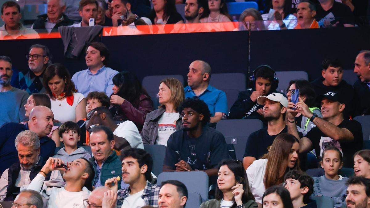 Representación del Valencia CF en el Roig Arena