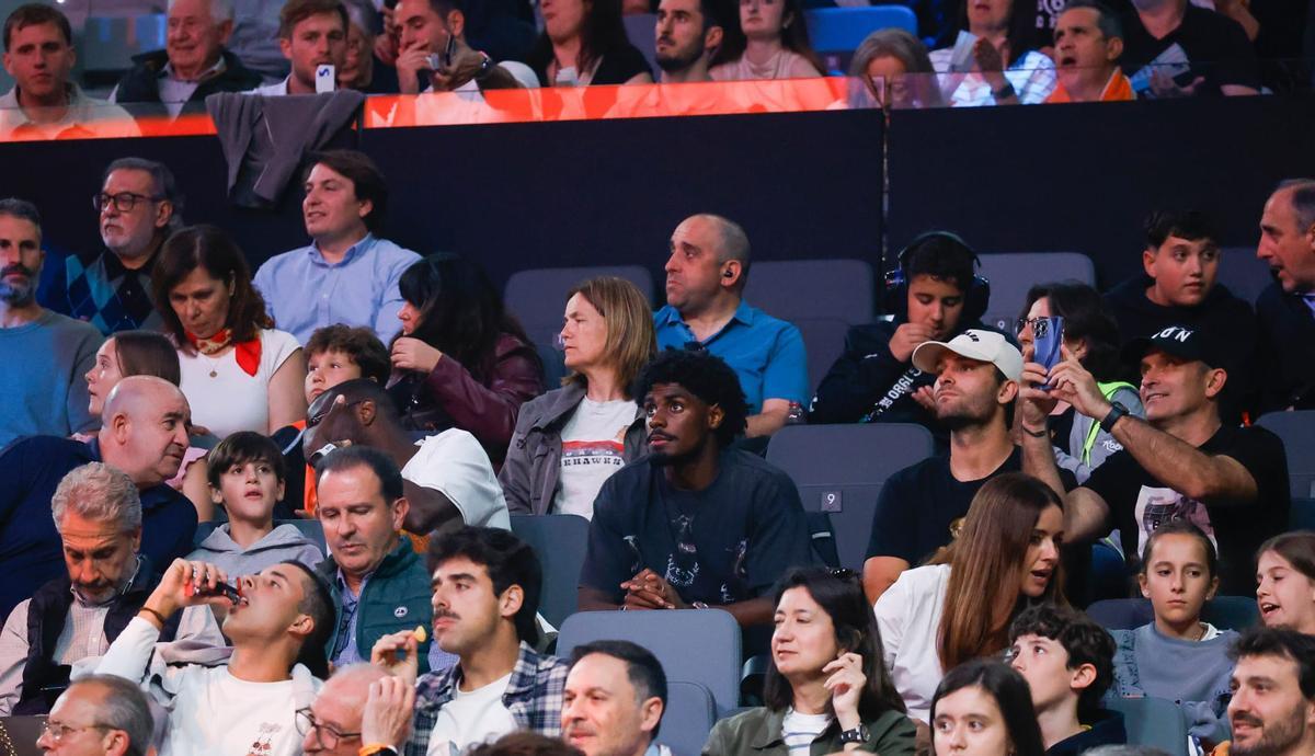 Representación del Valencia CF en el Roig Arena
