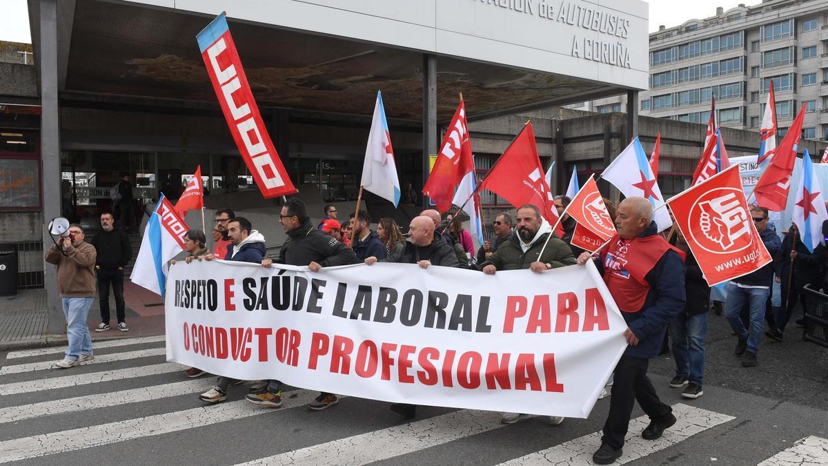 El transporte de viajeros en A Coruña se moviliza para reclamar mejoras salariales y de seguridad