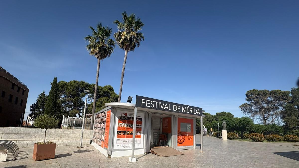 La taquilla principal del Festival Internacional de Teatro Clásico de Mérida en la plaza Margarita Xirgu.