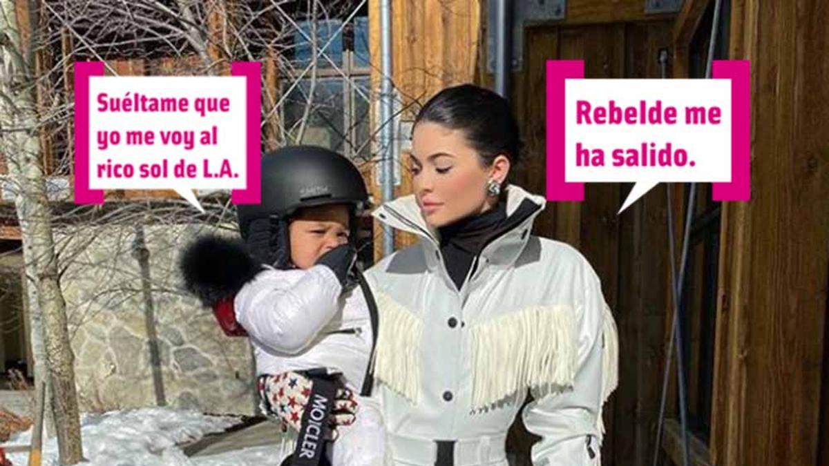 Kylie Jenner con Stormi en la nieve