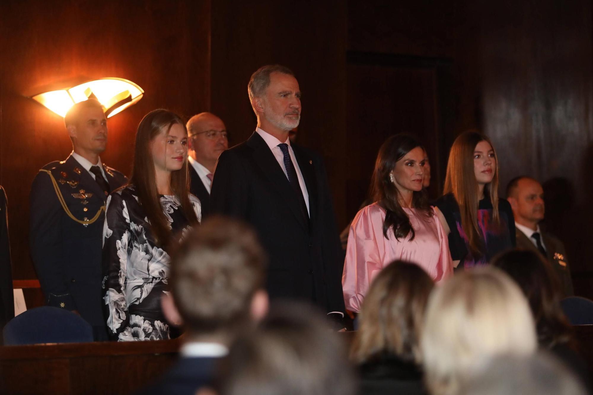 EN IMÁGENES: La Familia Real asiste en Oviedo al concierto de los premios "Princesa de Asturias"