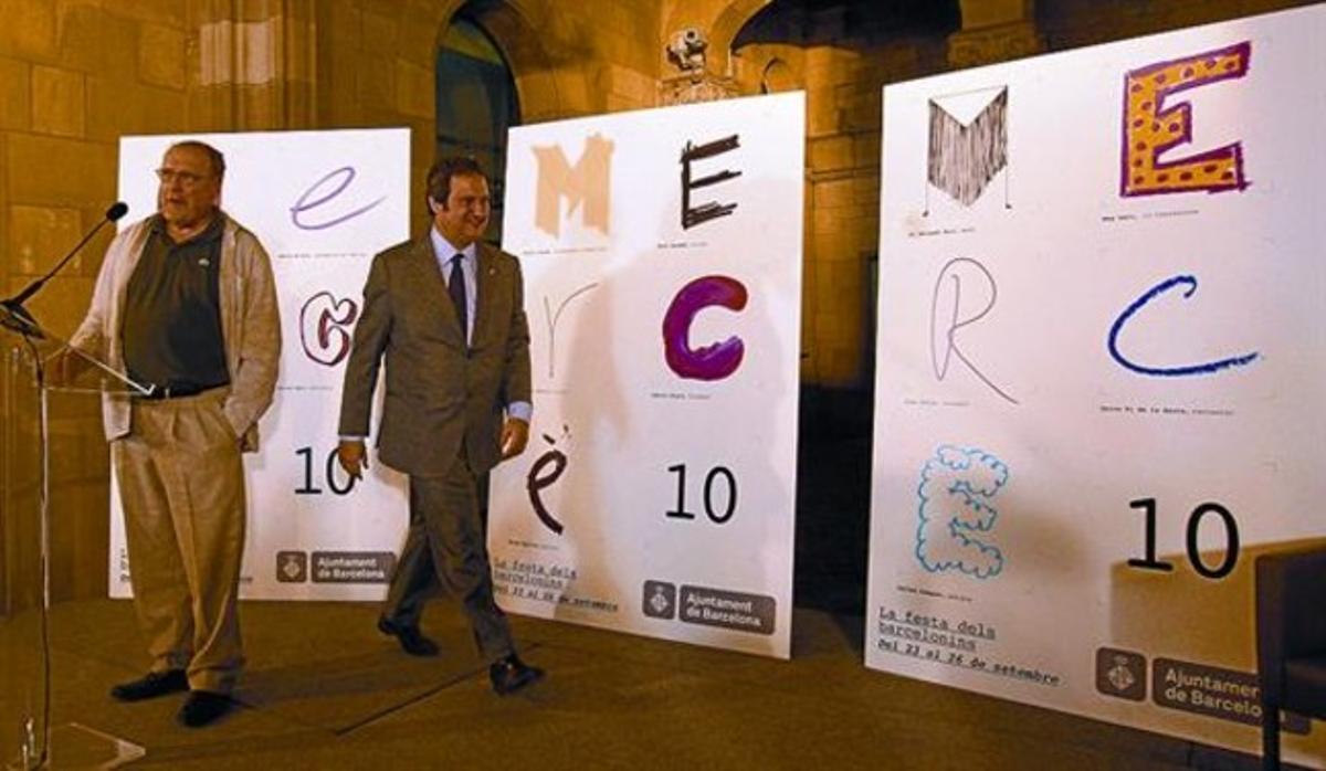 Claret Serrahima i Jordi Hereu, davant tres dels cartells, ahir al pati de l’ajuntament. Claret Serrahima i Jordi Hereu, davant tres dels cartells, ahir al pati de l’ajuntament.