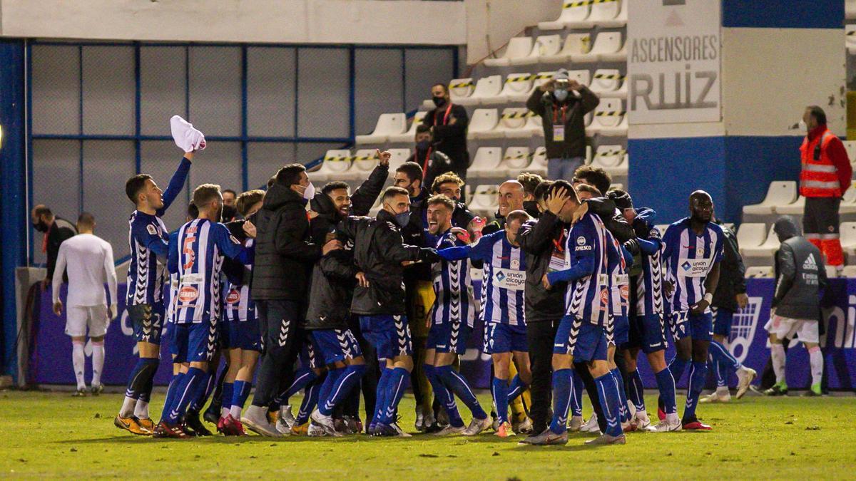 Alcoyano - Real Madrid: El Alcoyano hace historia y elimina al Madrid de la Copa del Rey (2-1)