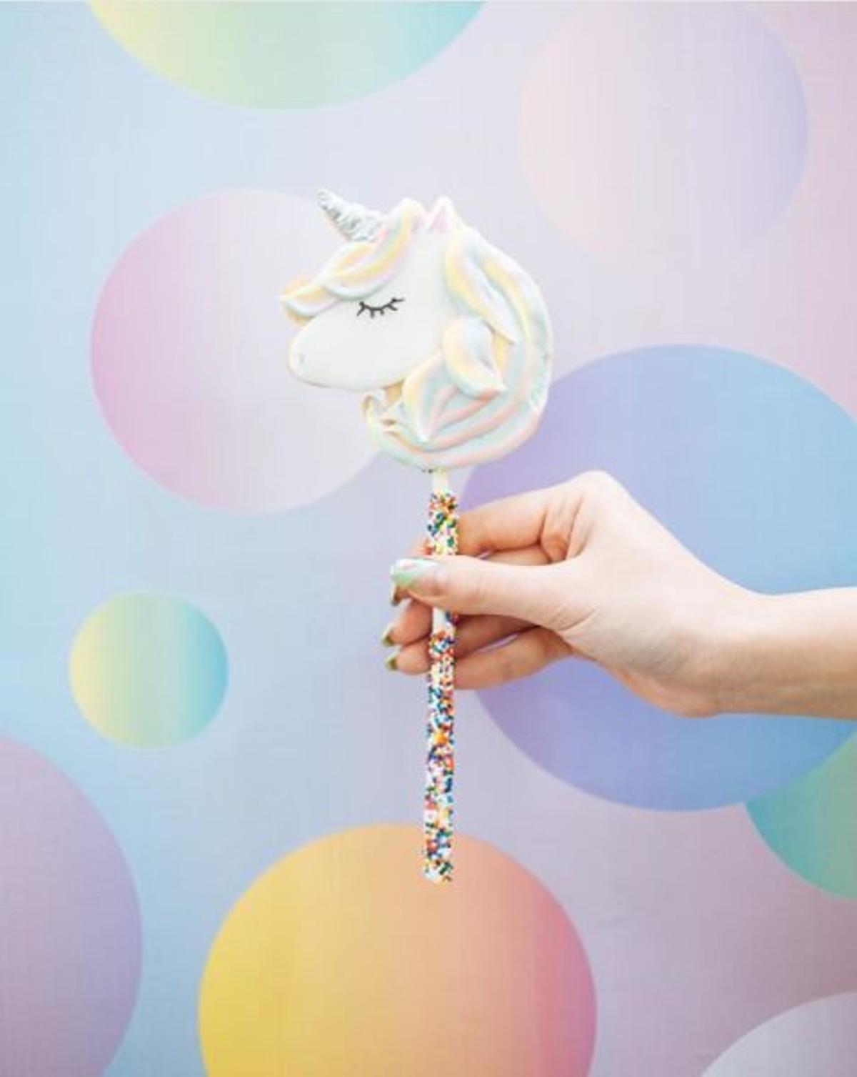 Piruleta de galleta de unicornio