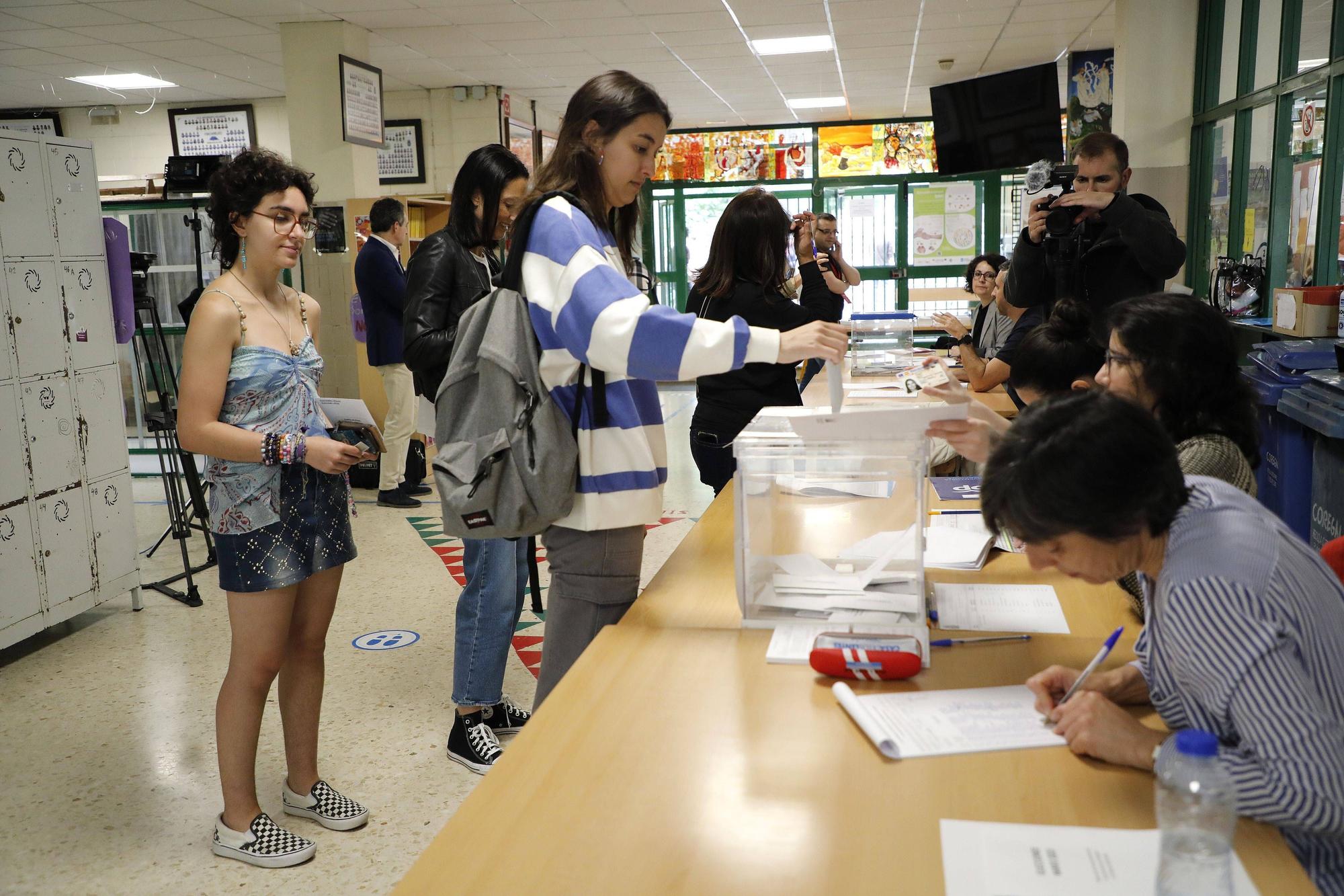 Así fue la jornada electoral en Santiago: las imágenes