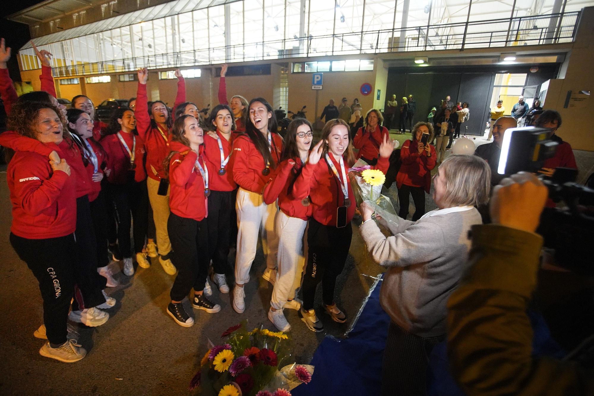 Les medallistes gironines de patinatge arriben de l'Argentina