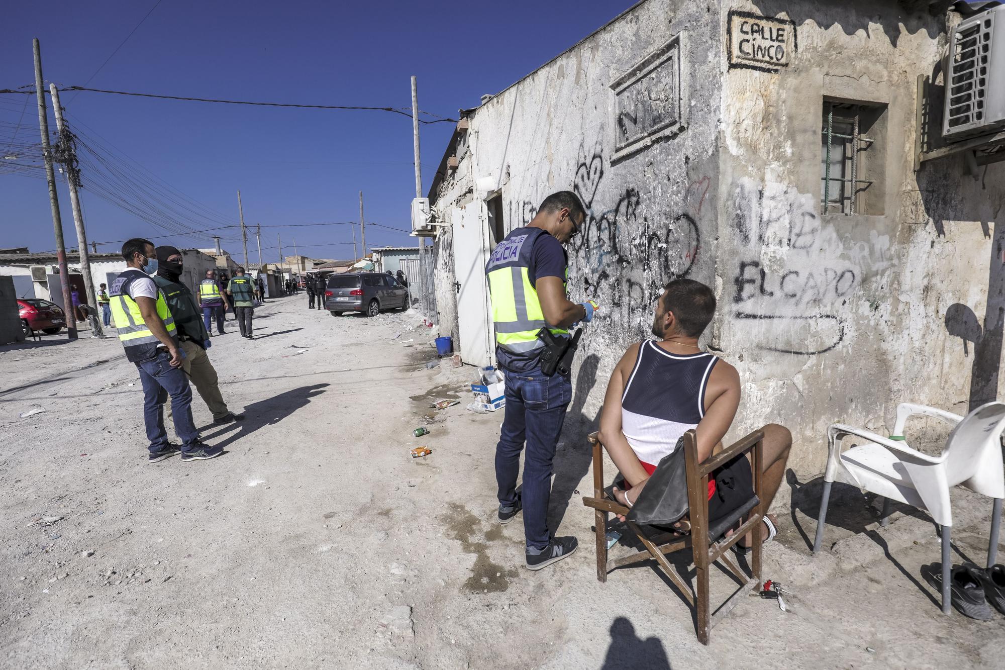 La redada en Son Banya  se salda con 18 detenidos, un kilo de cocaína y 113.000 euros