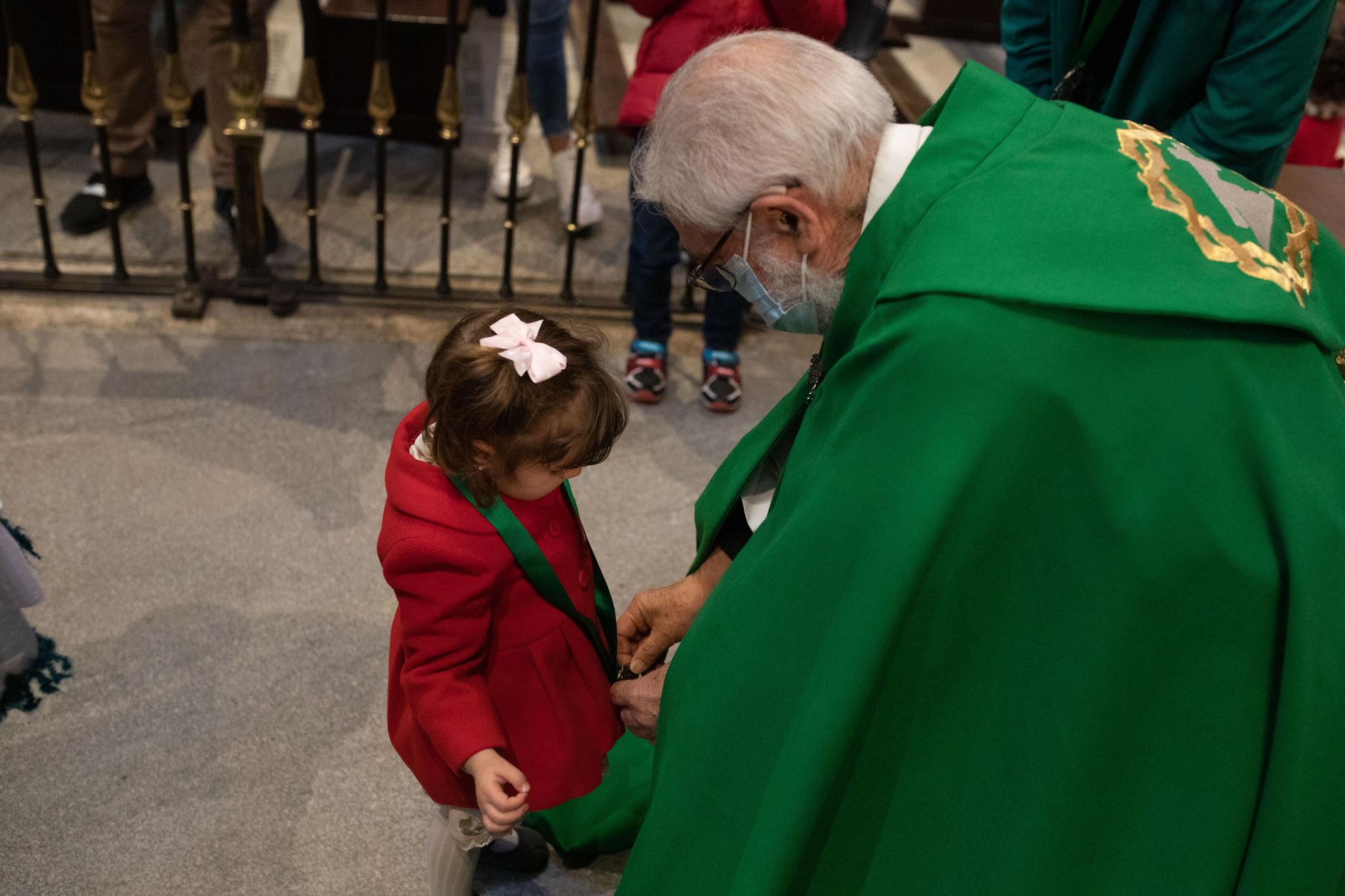 Entrada de nuevos hermanos en la Cofradía de la Virgen de la Esperanza