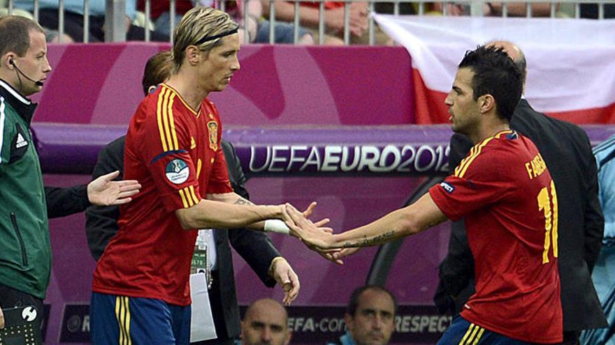 Cesc en el momento de ser sustituido por Torres.