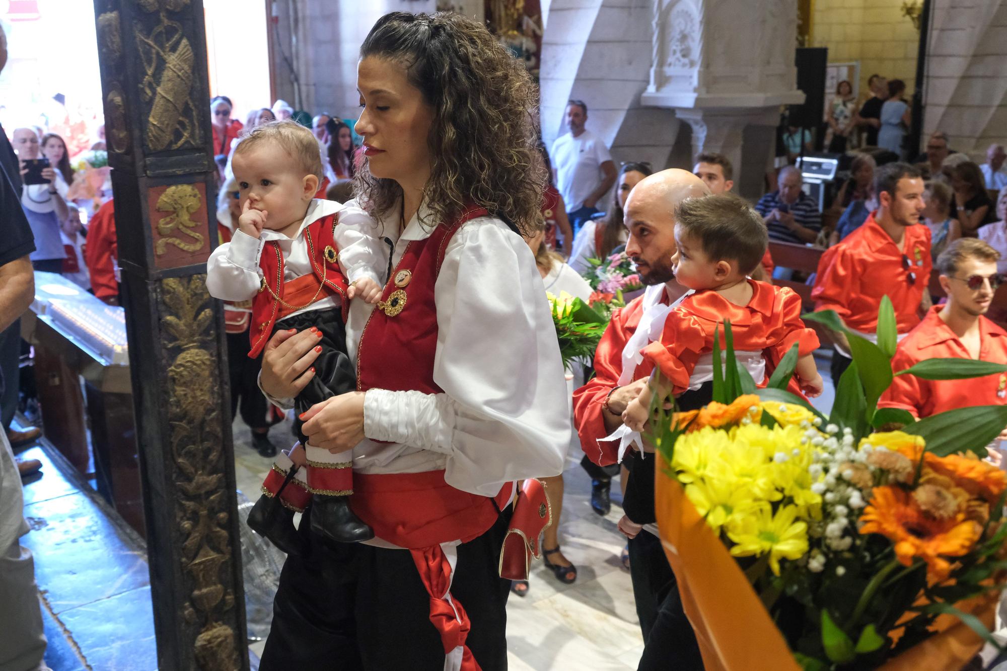 Ofrenda a la patrona de los Moros y Cristianos de Villena