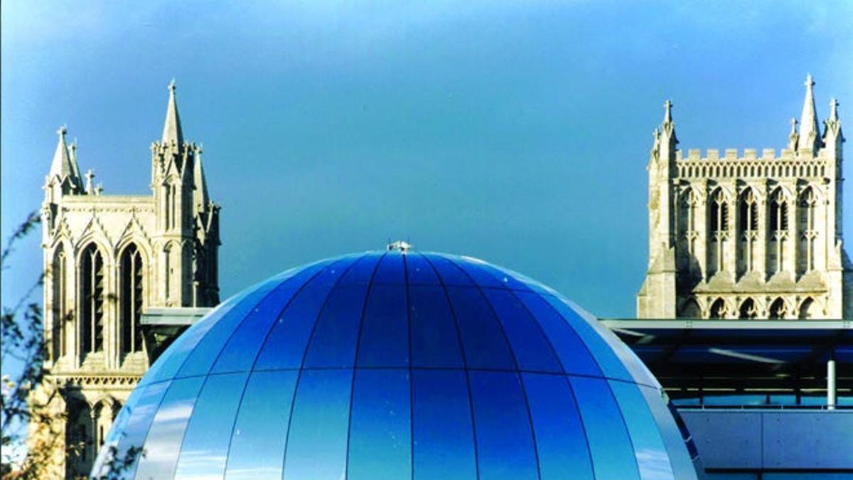 Planetario y Catedral de Bristol