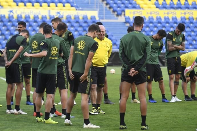 DEPORTES 05-03-19  LAS PALMAS DE GRAN CANARIA.  Primer entrenamiento de Pepe Mel. FOTOS: JUAN CASTRO