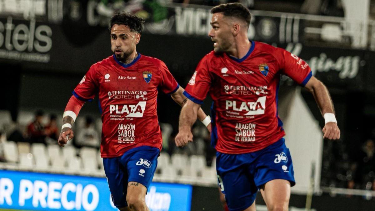 Sergio Morneo y Lolo Plá, durante el partido ante el Cartagena.