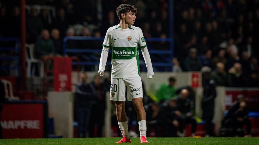 ¿Qué pasa con Rodrigo Mendoza en el Elche?