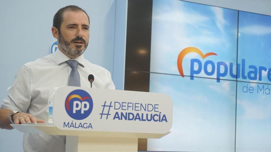 El portavoz del PP, José Ramón Carmona, presenta la campaña.