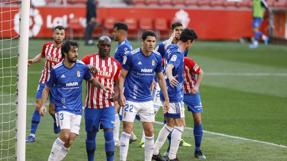 En imágenes: el derbi entre el Sporting y el Real Oviedo