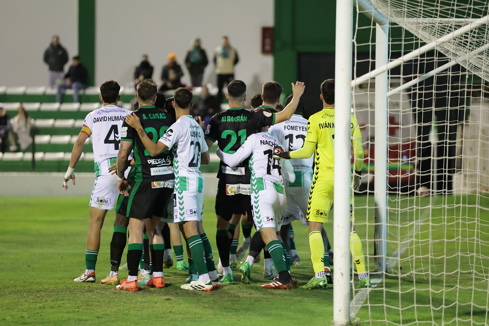 Antequera-Córdoba CF: las imágenes del partido en El Maulí