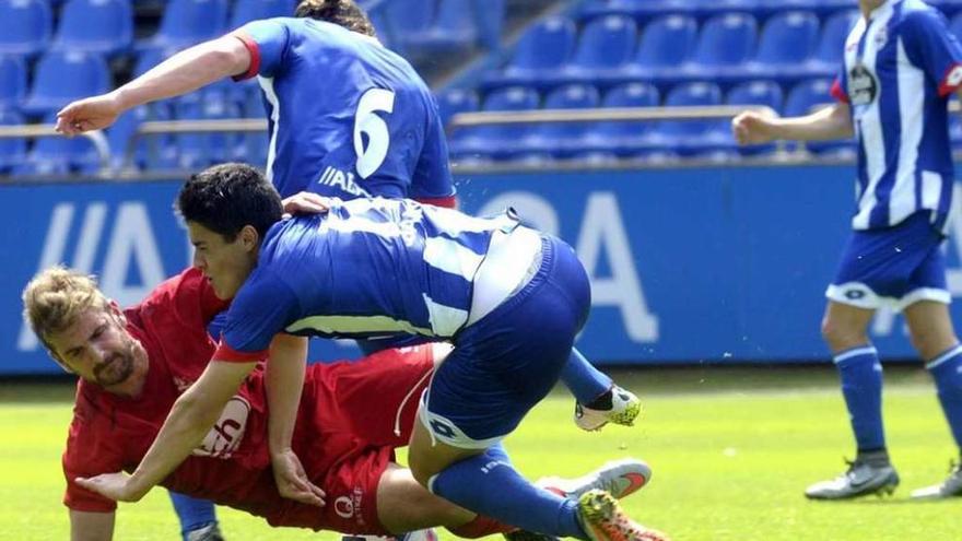 Un lance de la anterior eliminatoria del Fabril contra El Palmar.