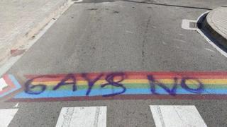 El alcalde de Sagunt denuncia pintadas homófobas junto a un instituto