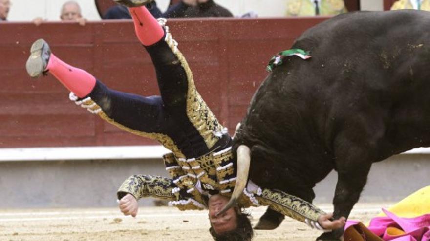 Suspendida la corrida de Madrid al resultar heridos los tres toreros