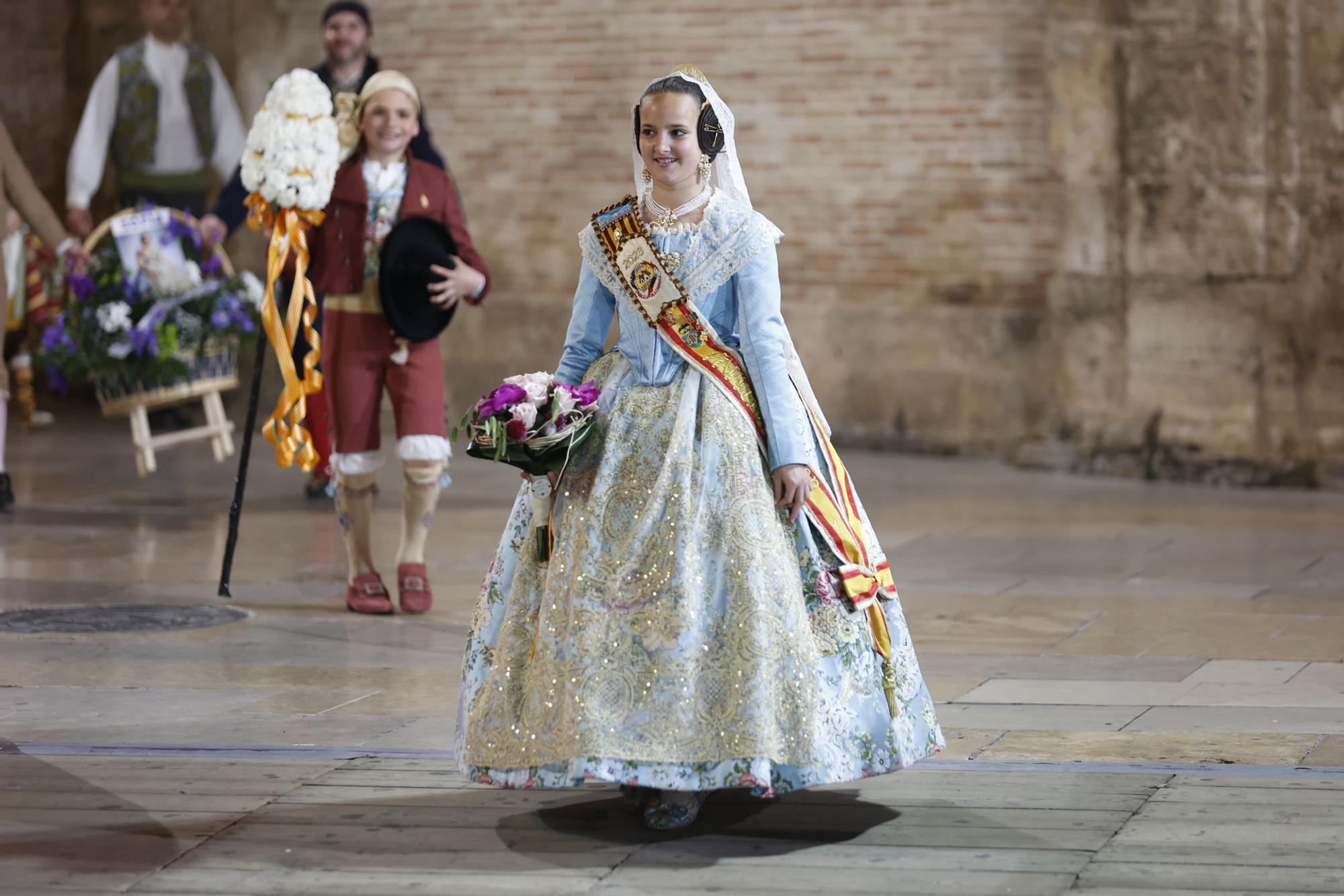 Ofrenda 2023 | Falleras Mayores e Infantiles de comisiones del 17 de Marzo (I)