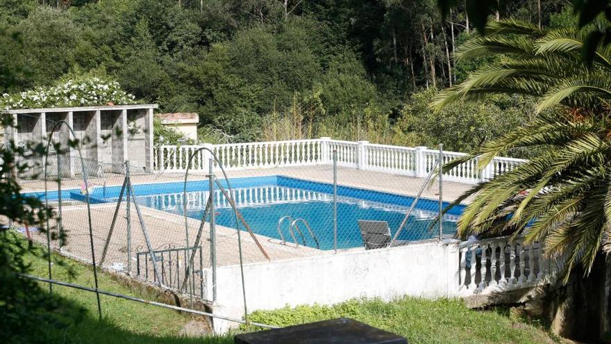 La piscina donde se ahogó el niño praviano el pasado julio.