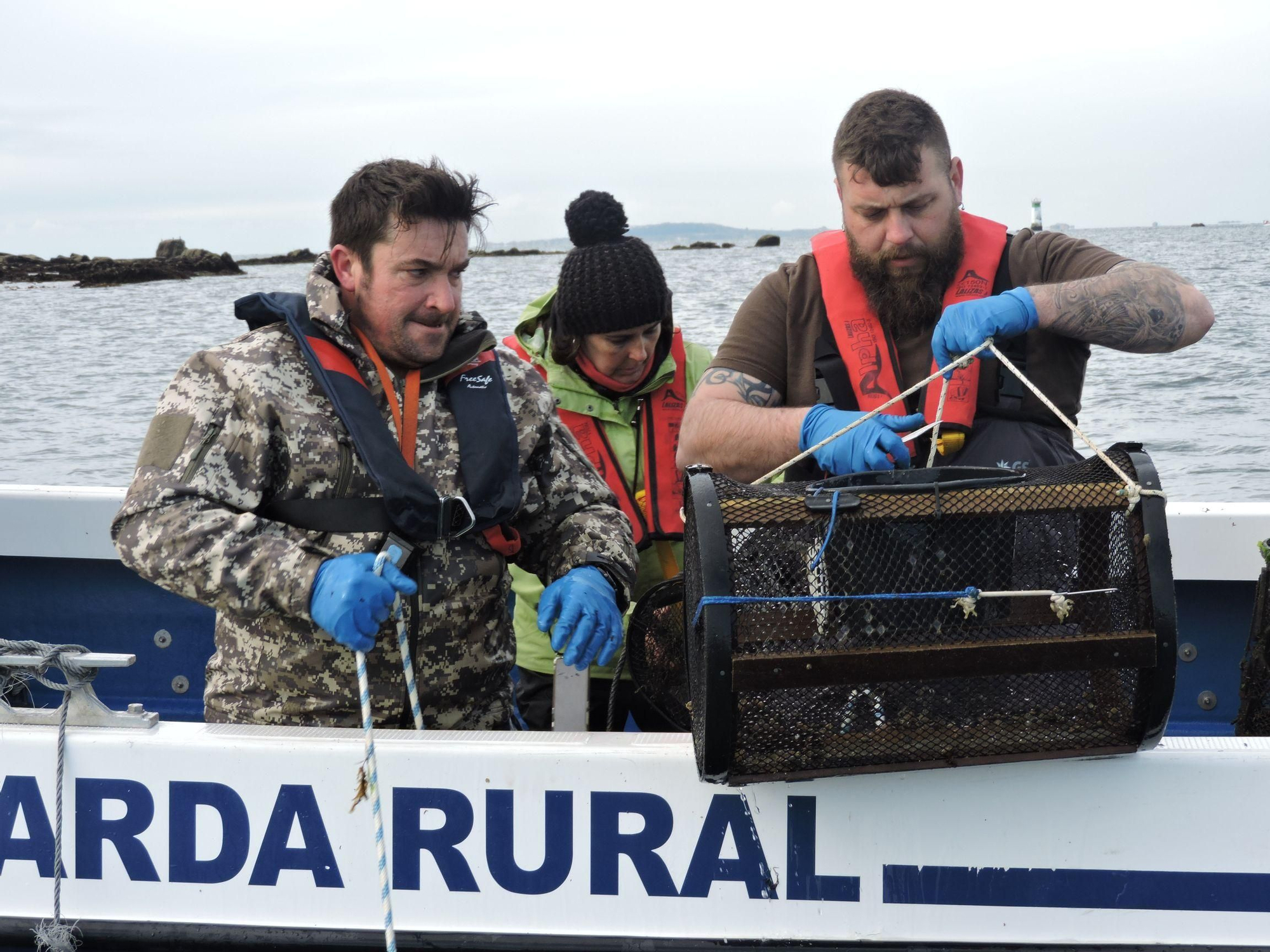 Así se lucha contra la basura marina en Areoso