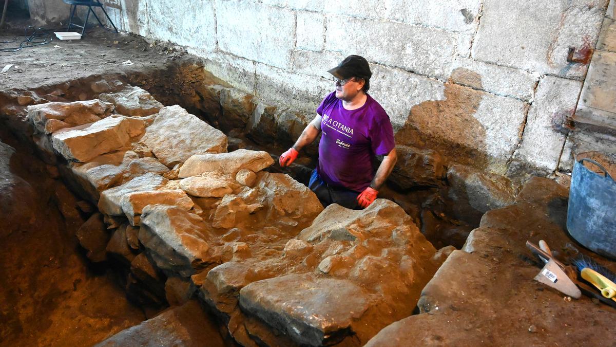 Un equipo de veinte profesionales desentierra los secretos del convento de Santa Clara